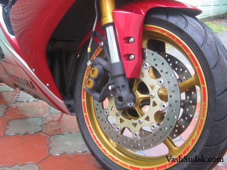 ���� ����� � Yamaha R1